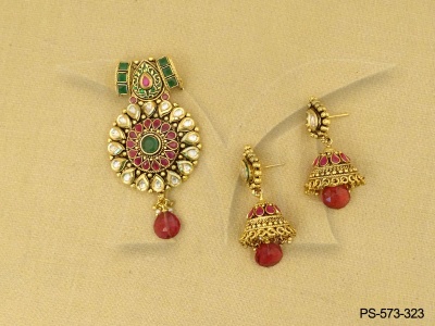 Kundan Jewellery , Paan Hold Sunflower Traditional Kundan Pendant Set ...