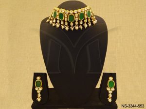 Chokor Shape Kundan Necklace Set